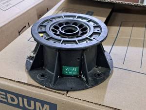 lot 930 image: Lot of (19) Elmich VersiJack 74-117mm Polypropylene Raised Floor Pedestal VJ-F3