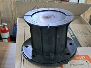 lot 946 image: Lot of (14) Bison 127-229mm Polypropylene Raised Floor Supports V4