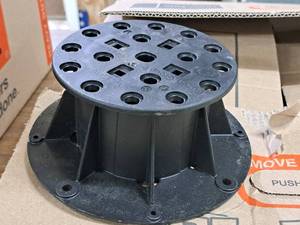 lot 944 image: Lot of (44) Bison 85-140mm Polypropylene Raised Floor Pedestal BC-4