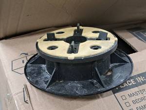 lot 954 image: Lot of (34) Eterno Ivica 2 Polypropylene Raised Floor Pedestal BM2