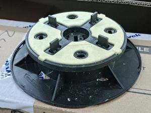 lot 953 image: Lot of (23) Eterno Ivica 2 Polypropylene Raised Floor Pedestal BM2