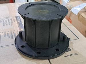 lot 963 image: Lot of (16) Bison 5-14 Polypropylene Raised Floor Pedestal V4