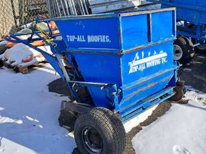 lot 852 image: Heavy Duty Dump Wagon