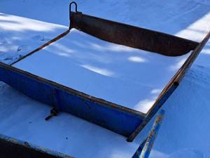 lot 864 image: Bin