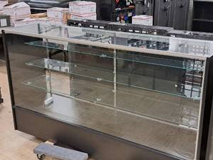 lot 607 image: Glass Display Case 3-shelf