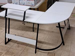 lot 612 image: L-Shape Office Desk