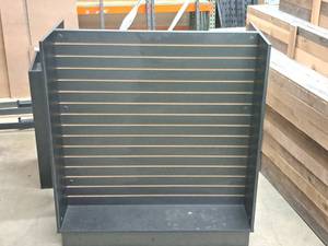 lot 610 image: Slat Wall Gondola Display