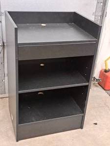 lot 617 image: Cashier Stand with Drawer