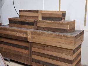 lot 605 image: Custom Wood Display 3-tier