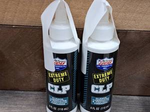 lot 1132 image: Lot of (2) Lucas Oil Extreme Duty 4-oz CLP