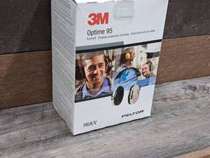 lot 1212 image: 3M Optime 95 Peltor 21dB Earmuffs H6AV