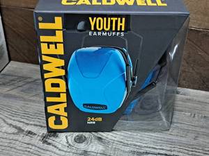 lot 1207 image: Caldwell Youth 24dB NRR Earmuffs