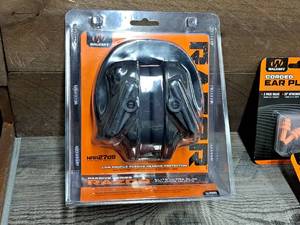 lot 1226 image: Walkers Razor Passive Series Elite 27dB NRR Earmuffs