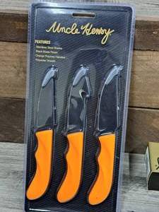 lot 1266 image: Uncle Henry 3-Blade Knife Set 3-piece
