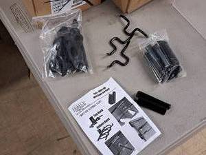 lot 1310 image: Lot of (1 Box) Slat Wall Clips