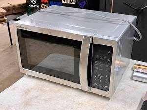 lot 1357 image: Sharp Household 900W Carousel Microwave Oven SMC0912BS