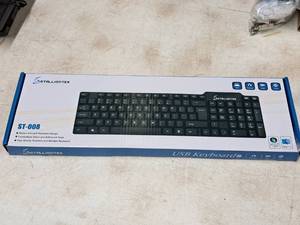 lot 1366 image: Stalliontek USB Computer Keyboard ST-800 (in box)