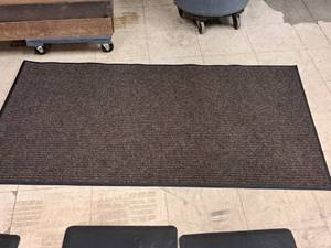 lot 1410 image: Rubber Back Floor Mat 3x5