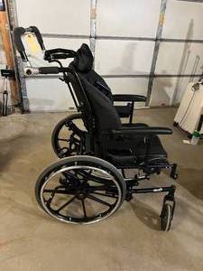 MSRP $2500&nbspInvacare Solara 3G Tilt-in-Space Wheelchair&nbspATO_SOLARA3G 3G Patient Wheelchair with Comfort Curve - In Good Condition 21 Width
