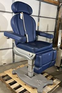 WOW MSRP $11,000 Mone Medical 4 Motor Power General Procedure Chair BA09-L - Great Working Condition&nbspPlastic on the right side of seat is cracked - Does Not Affect Operation...