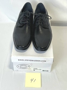 lot 41 image: New Steve Madden Perk Black Dress Shoes (Mens 9)