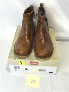 lot 45 image: New Clarks Originals Brown Stoten Boots (Mens Size 11.5M)