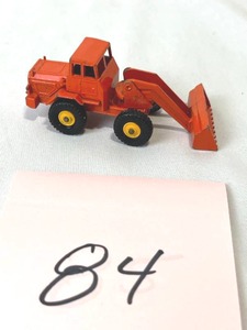 lot 84 image: Vintage Matchbox Lesney Tractor Shovel Diecast Toy