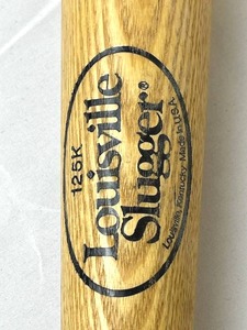 lot 102 image: Vitnage Louisville Slugger (125K) Dave Winfield Wooden Bat in Used Condition
