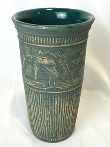 lot 103 image: Vintage Red Wing Pottery Union Stoneware Co. Green 10 Vase w Crane Pattern