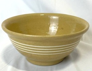lot 106 image: Antique Yellow Ware Four White Stripes Mixing Bowl (8 Diameter x 3.75 Tall)