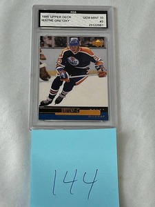 lot 144 image: 1999 Upper Deck #3 Wayne Gretzky FGS 10