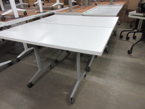 lot 291 image: ALLSTEEL, GRAY ROLLING WORK TABLES