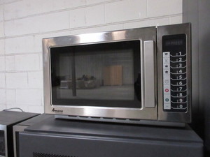 lot 331 image: AMANA STAINLESS STEEL COMMERCIAL MICROWAVE