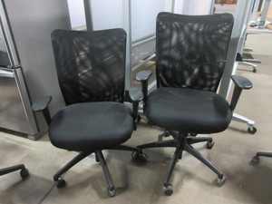 lot 389 image: BUZZ SEATING ADJUSTABLE TASK CHAIRS