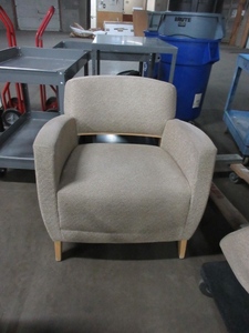 lot 395 image: BERNHARDT UPHOLSTERED CHAIRS