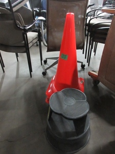 lot 405 image: STEP STOOL AND SAFETY CONES