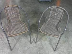 lot 162 image: Set of 2 Wicker Style Outdoor Patio Chairs