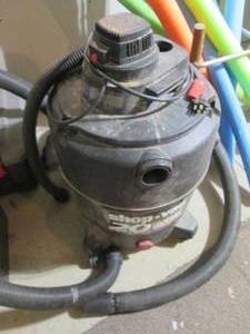 20-Gallon wetdry shop vac with hose