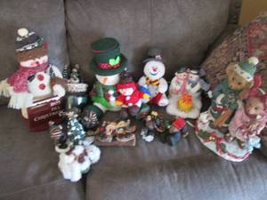 Lot of Christmas snowmen and bear statues and decor (Some light-up)