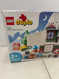 lot 2 image: Lego Duplo 10976 Mini Figure Lego Set