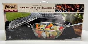 lot 5 image: Parini Cookware Grill Masters Collection BBQ Grilling Basket With Locking Lid