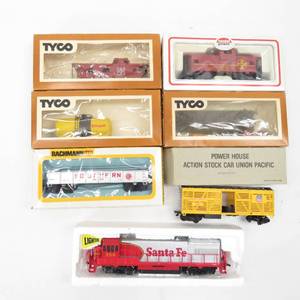lot 44 image: Tyco & Other Toy Train Cars & Locomotive