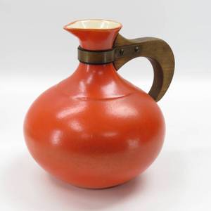 lot 163 image: Vintage Bauer Pottery Plain Ware Orange Carafe Jug CopperWood Handle