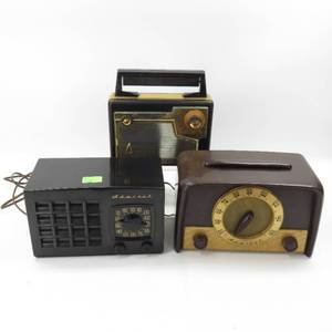 lot 182 image: Grouping of 3 Vintage Admiral Tabletop TubeTransistor Radios