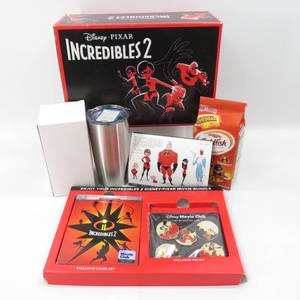 lot 240 image: Disneys Incredibles 2 Collectors Movie Bundle - Exclusive Pin Set Included