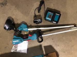 lot 18 image: Makita LXT 18V Lithium-Ion Brushless Cordless String Trimmer Kit Customer Returns See Pictures