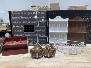 lot 1 image: Jewelry Holders, and other Decor