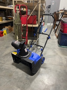 lot 29 image: Electric Snow Thrower
