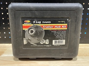 lot 79 image: Trailer Hub Kit