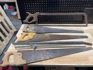lot 85 image: Vintage Saws